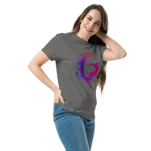 Surfin 1 - Klassisches Unisex T-Shirt – Bild 12