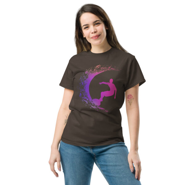 Surfin 1 - Klassisches Unisex T-Shirt – Bild 8