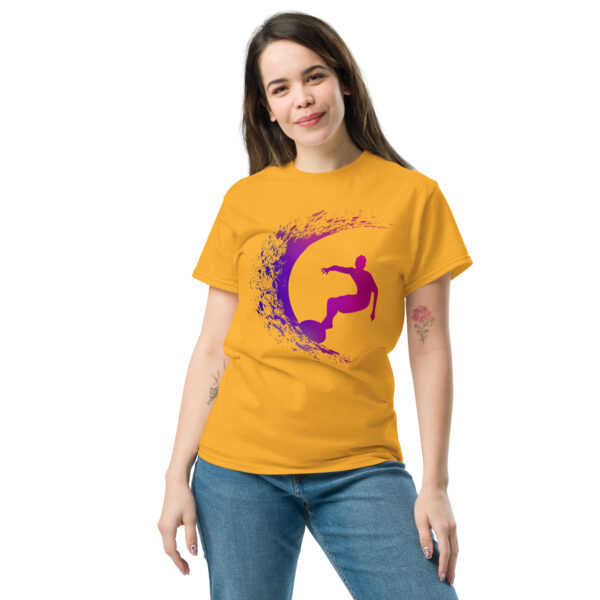 Surfin 1 - Klassisches Unisex T-Shirt – Bild 22